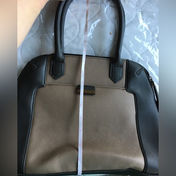 5/$20 2/$15 Vegan Handbag NWOT - Picture 2 of 10